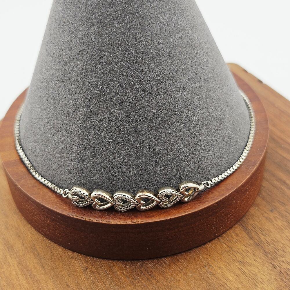 Silver Tone Alternating Sideways Heart Bolo Slide Bracelet Feminine Dainty